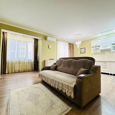 Apartmán Central Park In The City Center Almaty Exteriér fotografie