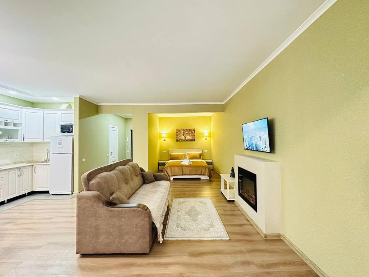 Apartmán Central Park In The City Center Almaty Exteriér fotografie
